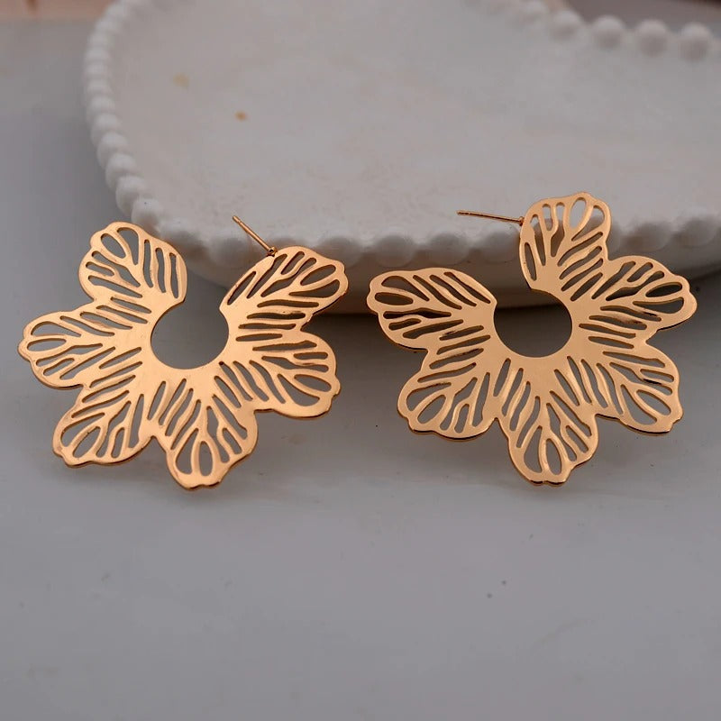 Vintage Gold Hollow Floral Earrings-Lydieannejewelry