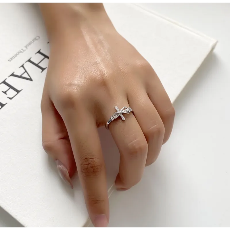 Elegant Two-Tone Adjustable Cross Ring