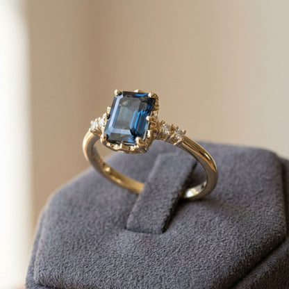 Vintage Blue Crystal Gold Ring
