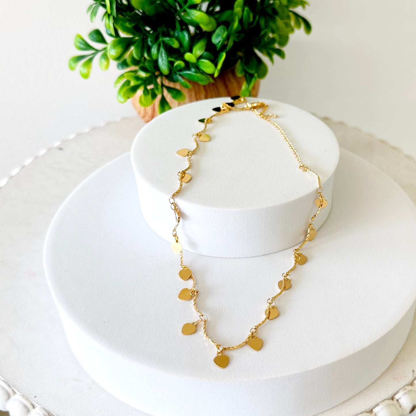 Melita Dangle Heart Choker Necklace-Lydieannejewelry