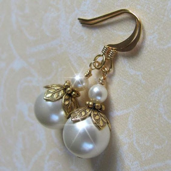 Vintage Dangling Flower Pearl Gold Earrings-Lydieannejewelry