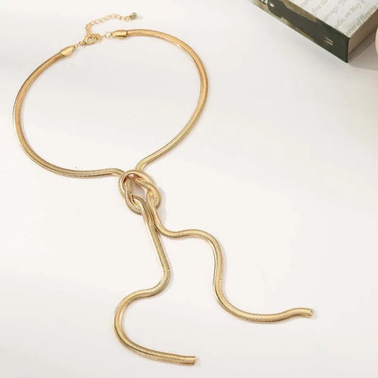 Vintage Gold Chain Twisted Knot Pendant Necklace-Lydieannejewelry