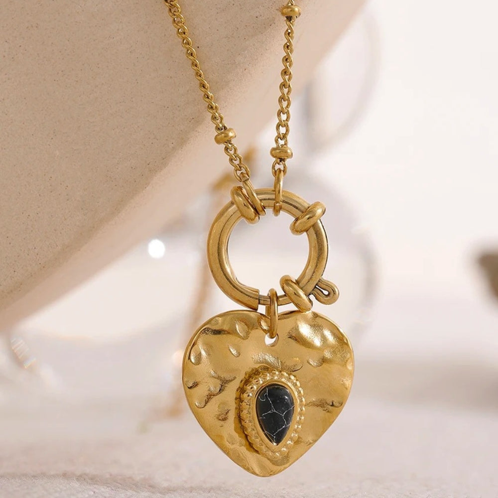 Vintage Black Stone Heart Necklace-Lydieannejewelry
